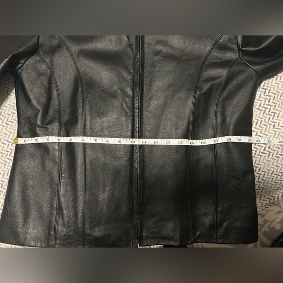 100% Leather Jacket - Picture 9 of 12